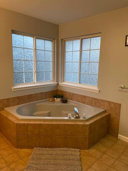 Quiet Private House W Hot Tub/Fire Pit/Games Villa Blakeslee Luaran gambar